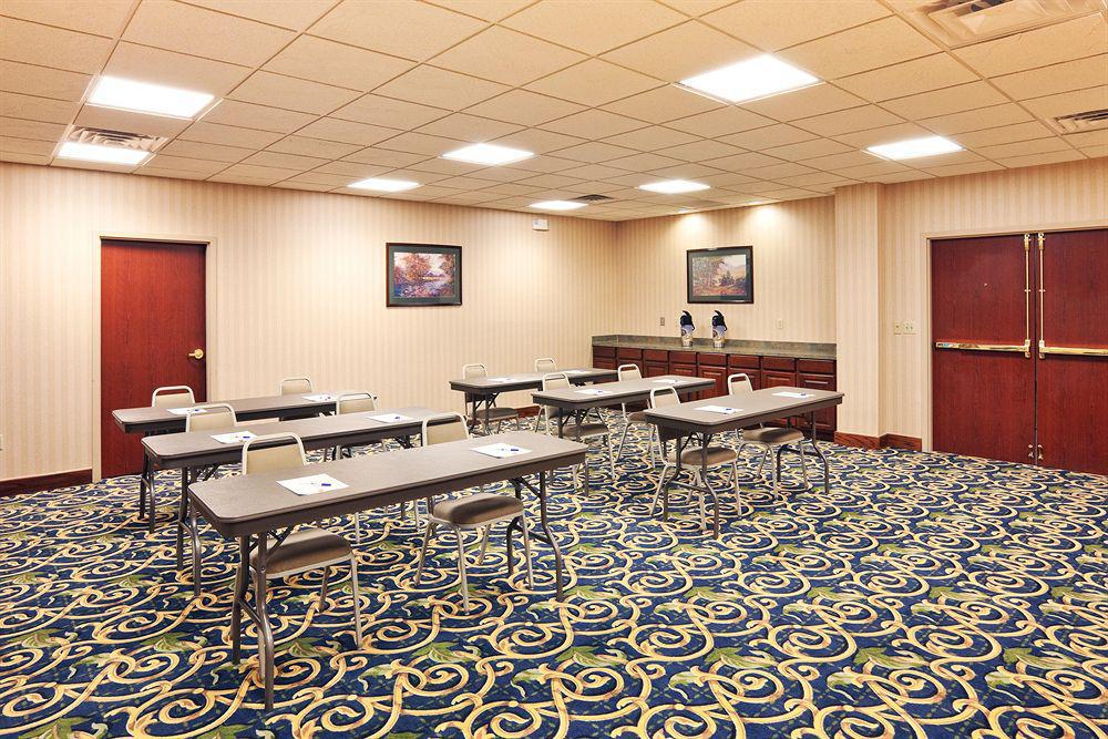 Holiday Inn Express & Suites Midwest City, An Ihg Hotel Facilities photo