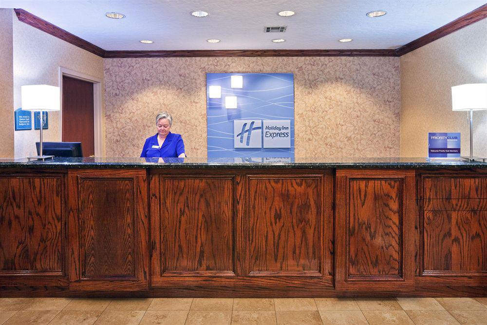 Holiday Inn Express & Suites Midwest City, An Ihg Hotel Interior photo