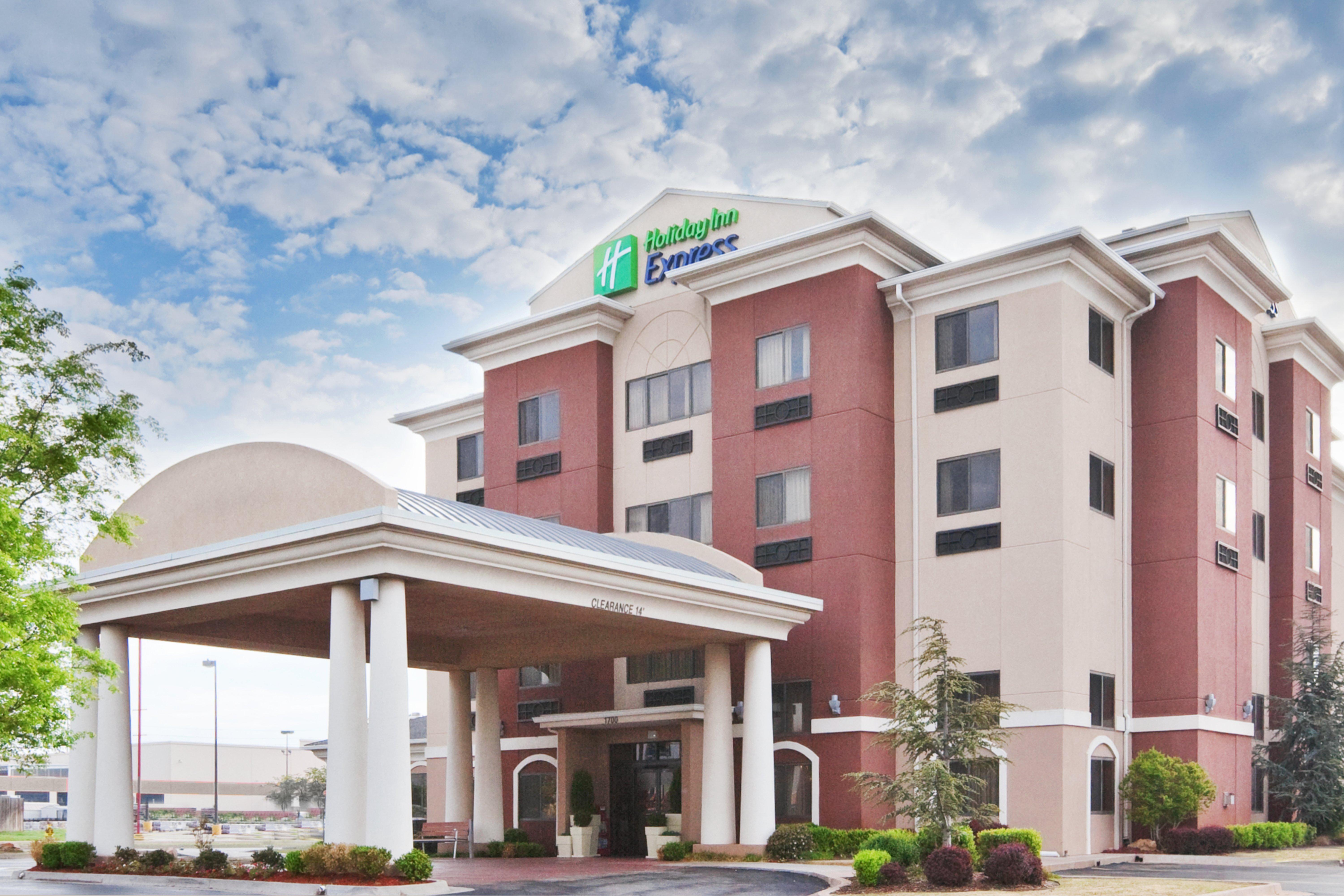 Holiday Inn Express & Suites Midwest City, An Ihg Hotel Exterior photo