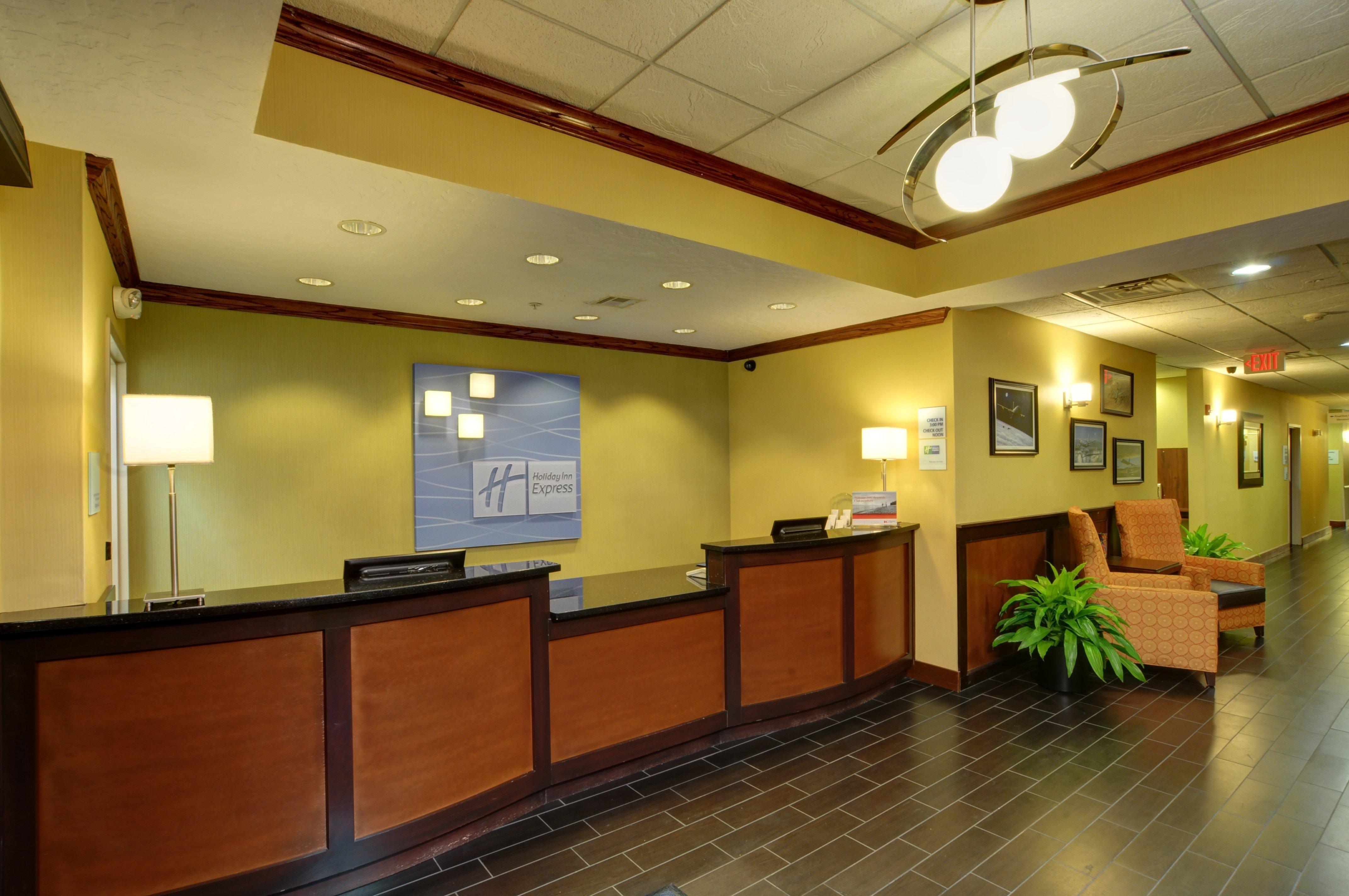Holiday Inn Express & Suites Midwest City By Ihg Exterior photo