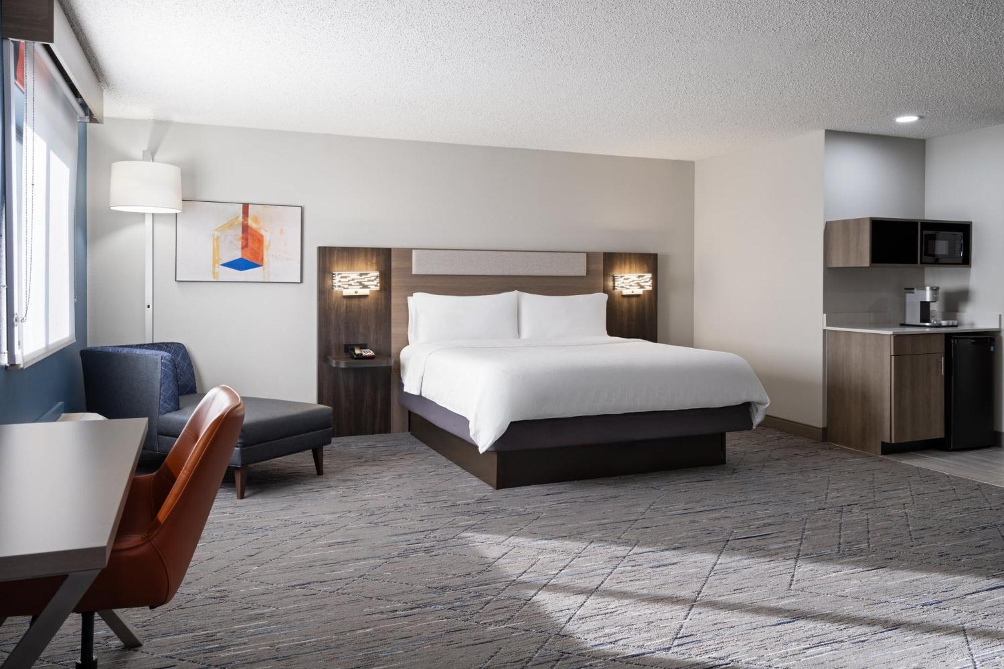 Holiday Inn Express & Suites Midwest City By Ihg Exterior photo