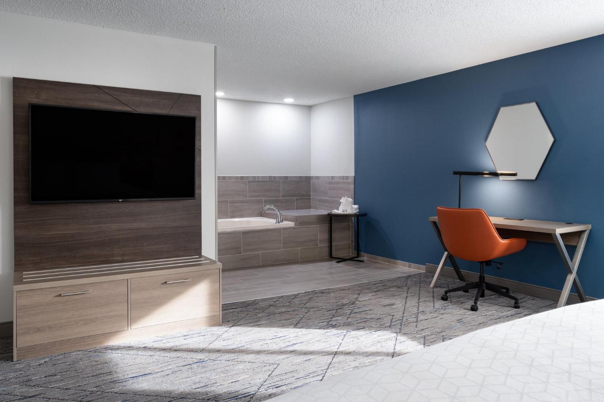 Holiday Inn Express & Suites Midwest City By Ihg Exterior photo