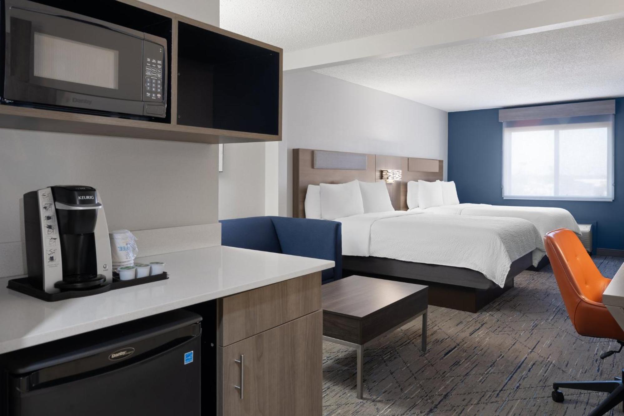 Holiday Inn Express & Suites Midwest City By Ihg Exterior photo