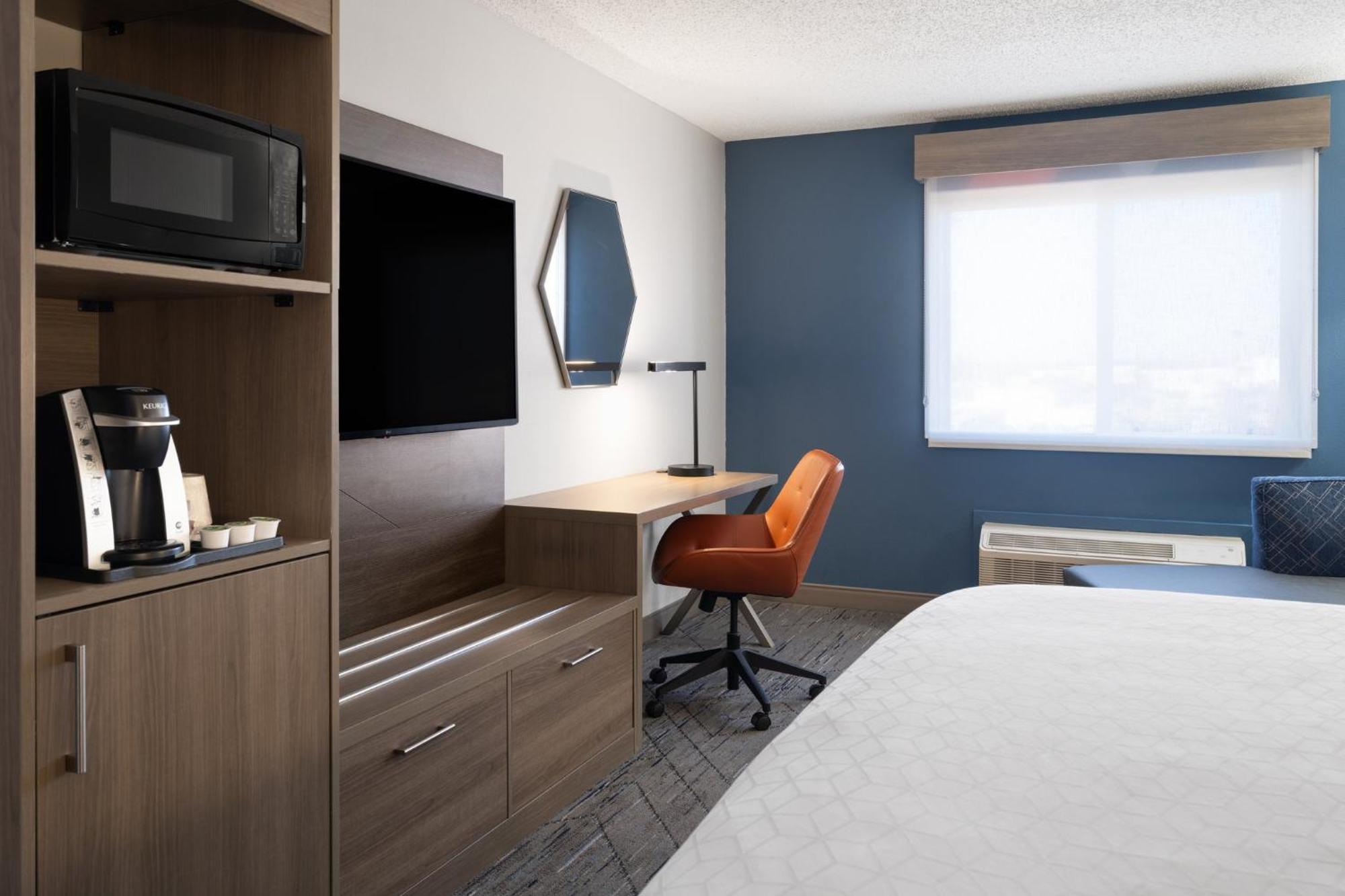 Holiday Inn Express & Suites Midwest City By Ihg Exterior photo