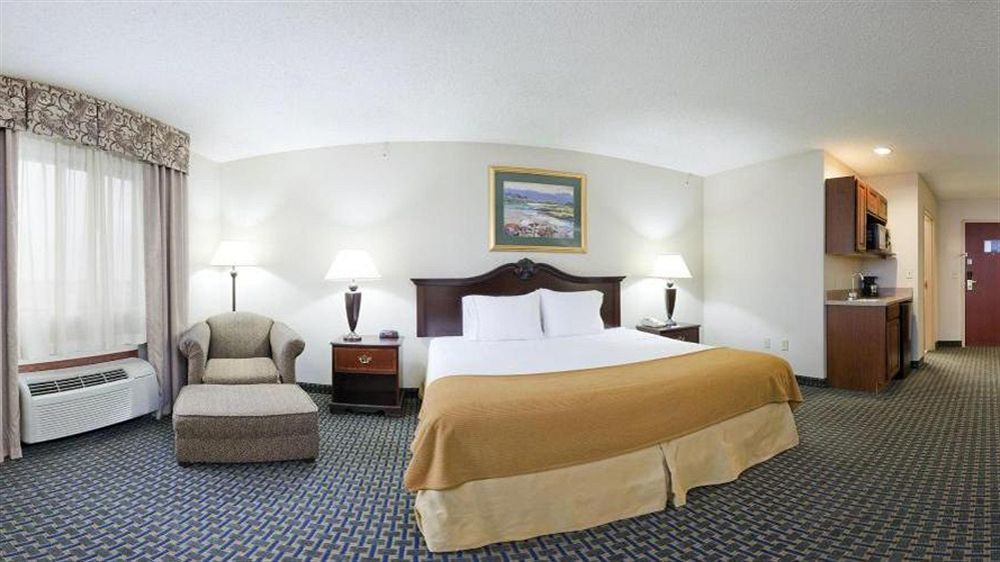 Holiday Inn Express & Suites Midwest City By Ihg Exterior photo